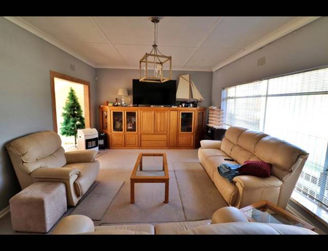 3 BEDROOM HOUSE FOR SALE IN DAWNVIEW